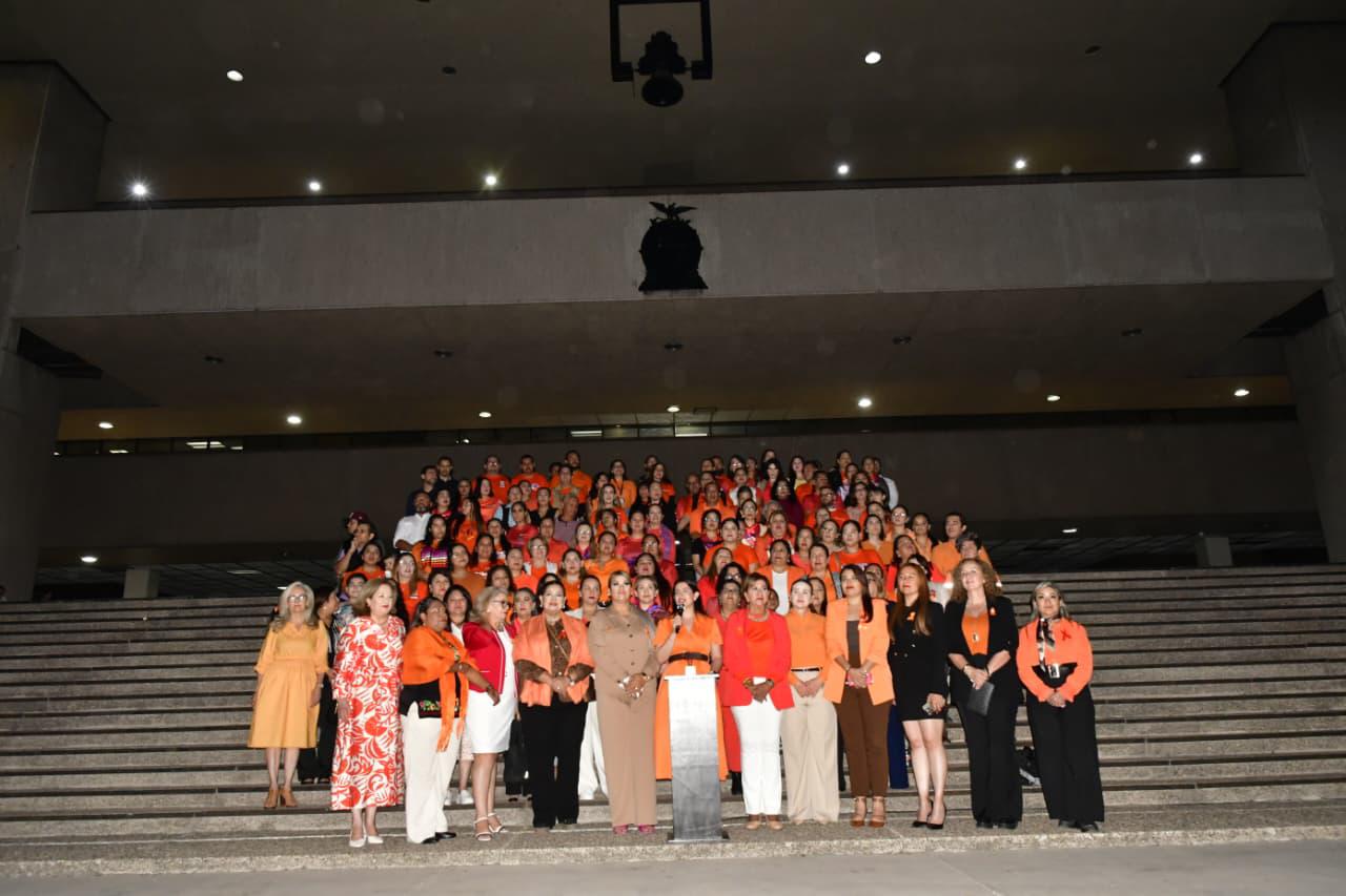 $!Palacio de Gobierno se viste de naranja; conmemoran lucha contra la violencia a la mujer