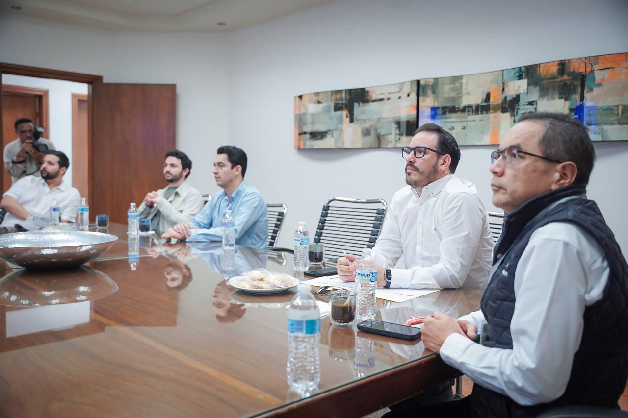 $!Recorre Secretario de Economía planta de Tetakawi, en Guaymas