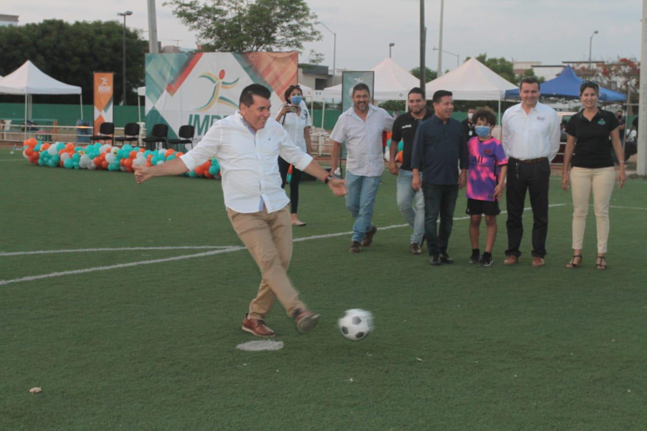 $!Inauguran en Mazatlán Campeonato Estatal de Futbol Chupones