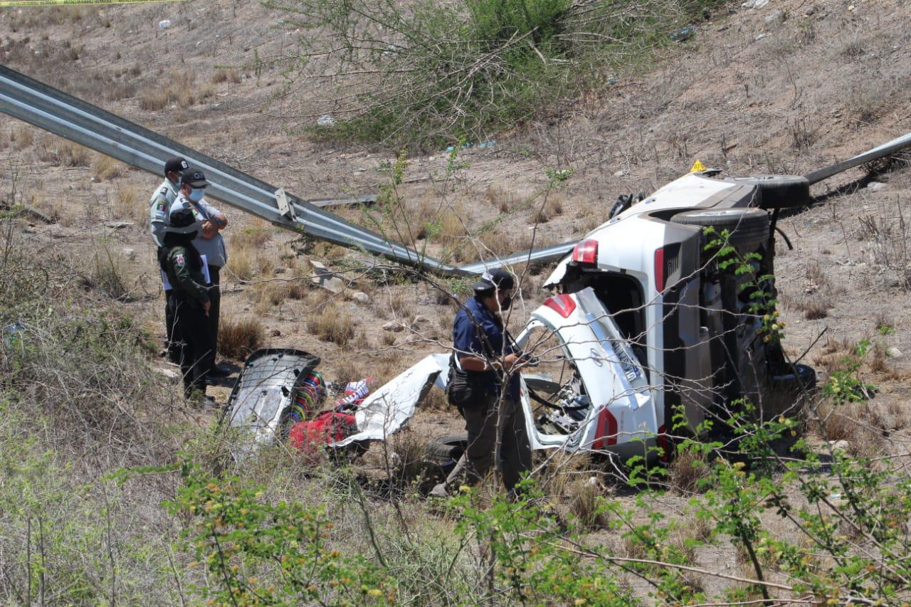 $!Accidente en la maxipista Mazatlán-Culiacán deja un hombre muerto y dos personas lesionadas