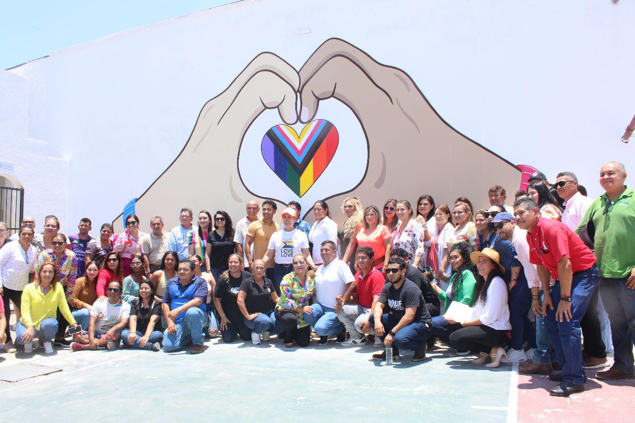 $!Inauguran muro de la inclusión en Palacio Municipal de Escuinapa