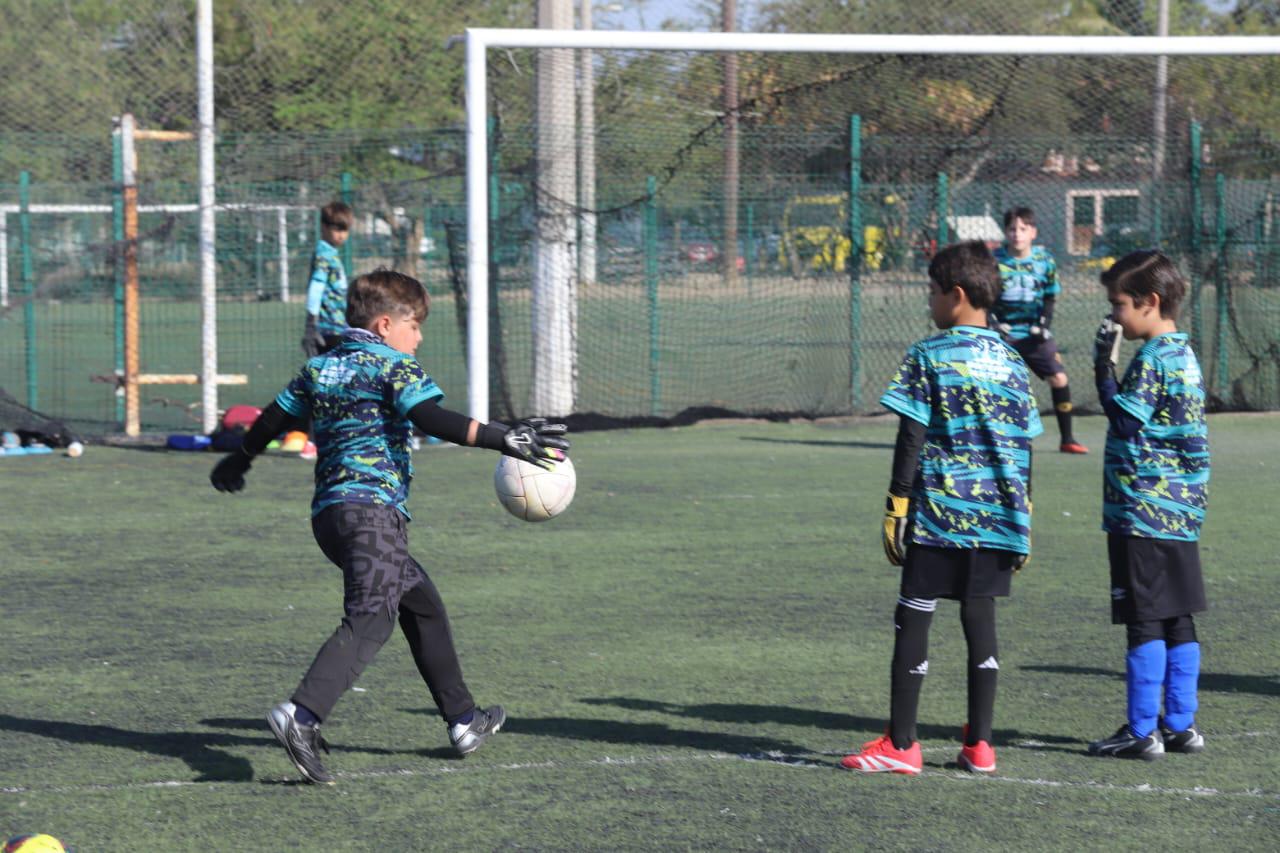 $!Sport Camp Mazatlán impulsa talentos con ex futbolistas y visores profesionales