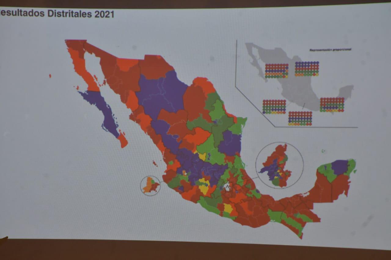 $!‘Vivimos una democracia sin demócratas’, advierte politólogo en clase de la Casa del Maquío