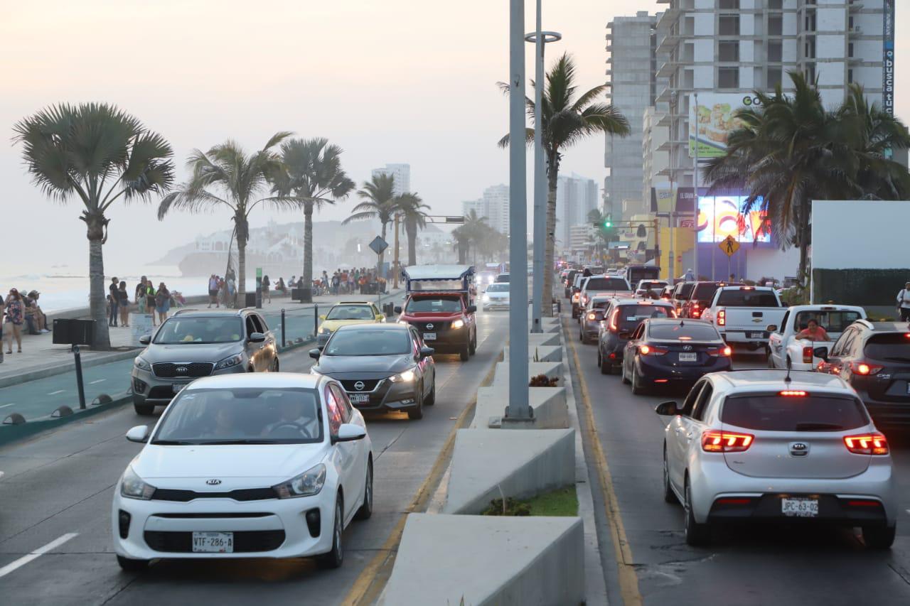 $!Se desborda Mazatlán de turismo durante el Viernes Santo