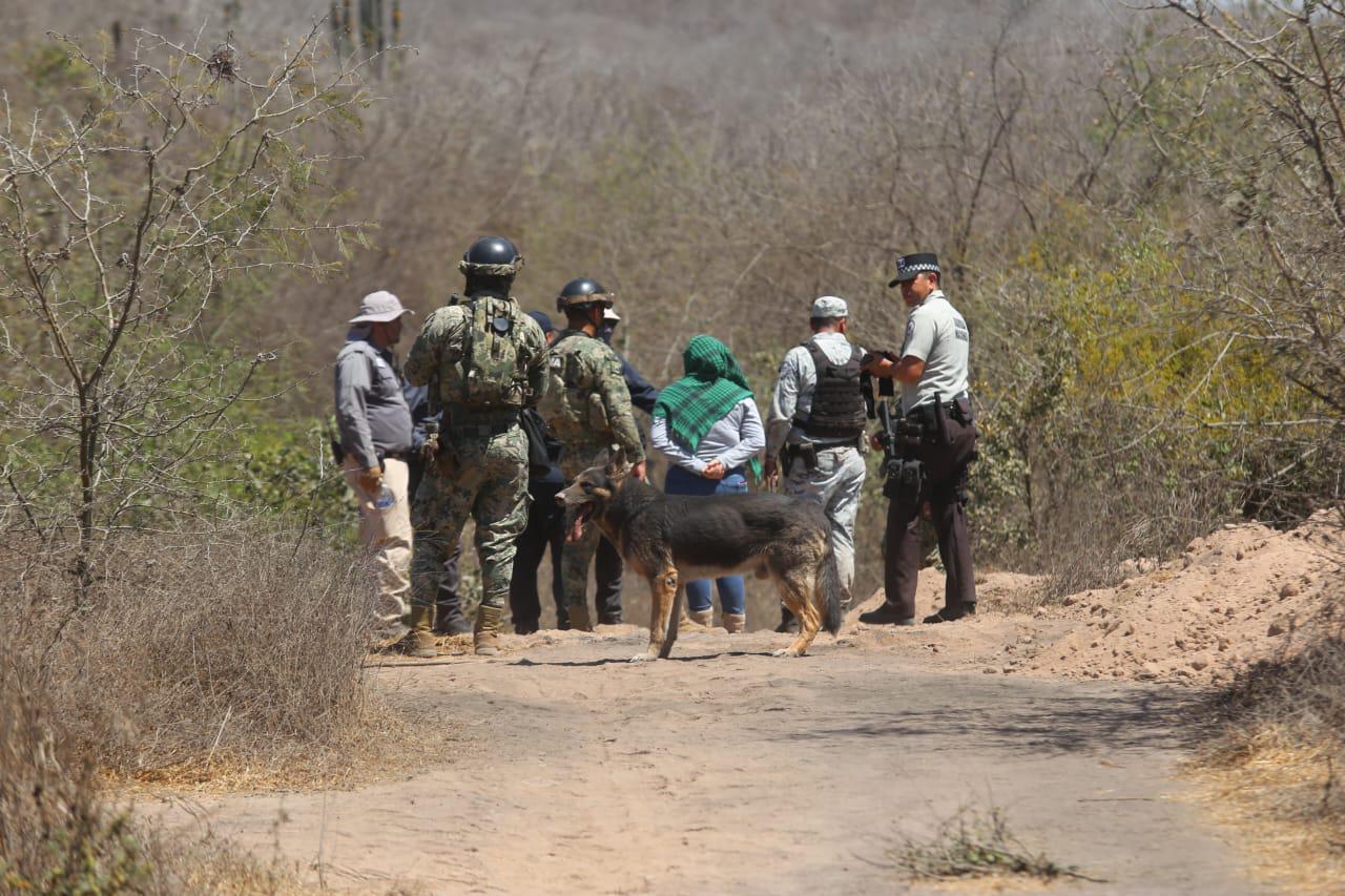 $!Madres salen al campo en Mazatlán a buscar a sus hijos desaparecidos