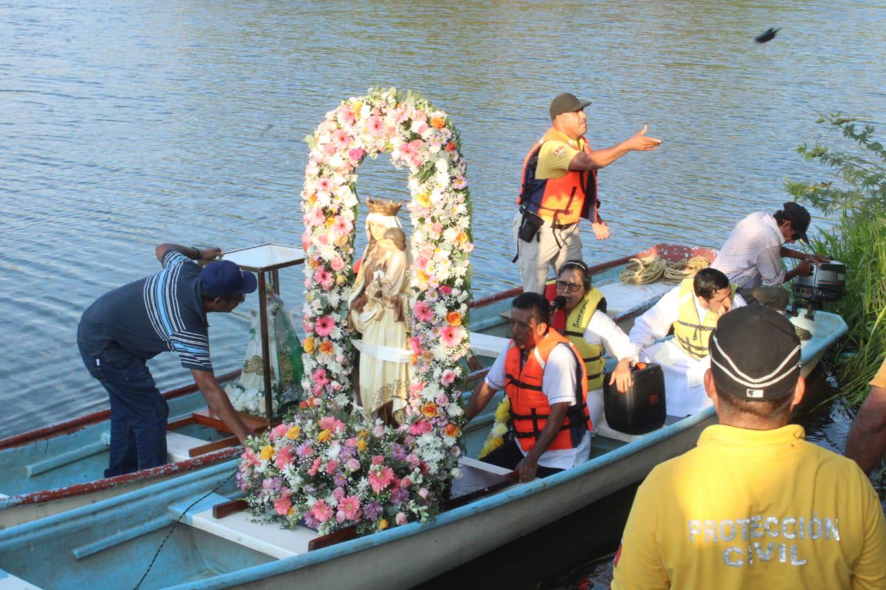 $!El Rosario honra a Nuestra Señora del Carmen con procesión y misa