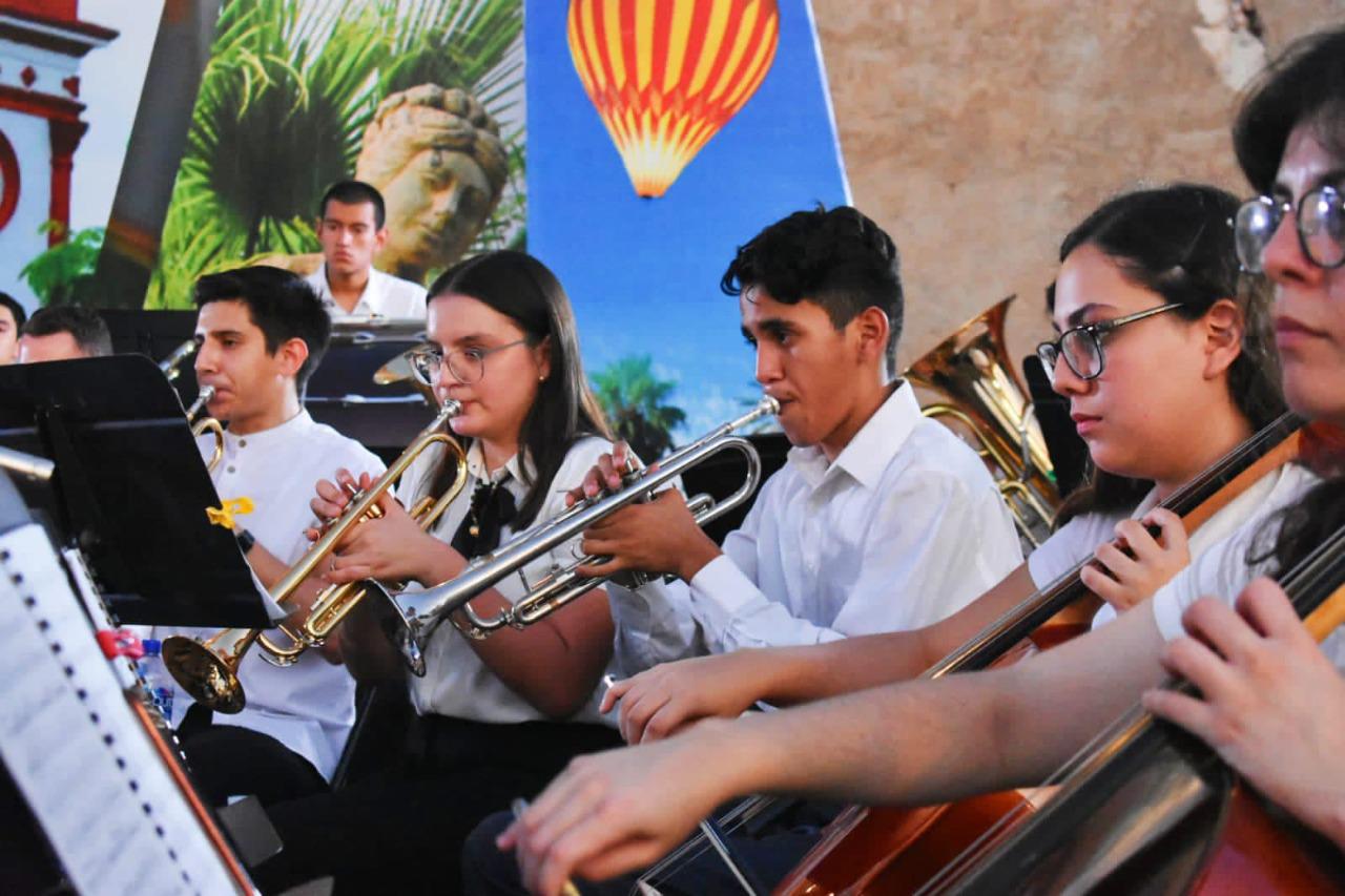 $!Ovacionan a la Banda Sinfónica Juvenil del Isic en concierto por festejos de la fundación de Mocorito