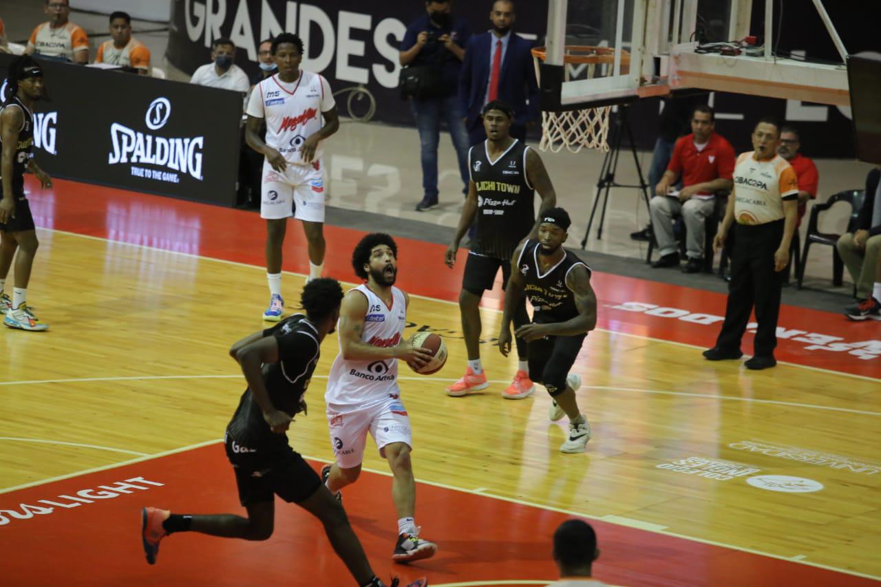 $!Venados Basketball sale a recomponer el paso ante Pioneros