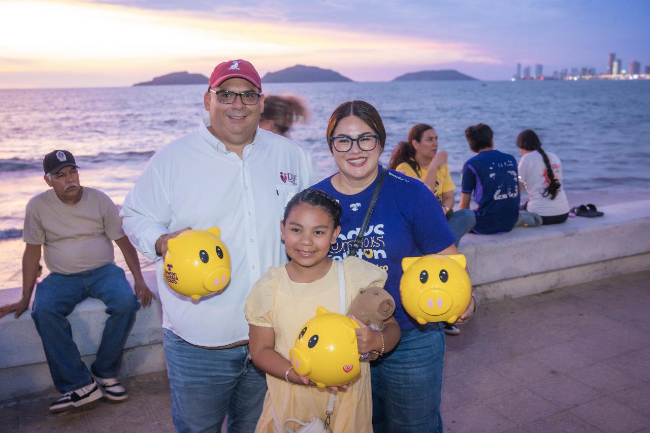$!José Luis Gómez, director DIF Mazatlán junto a María Gutiérrez, directora CRIT Sinaloa y Ángela Salazar, Reina Infantil del Carnaval de Mazatlán 2025.