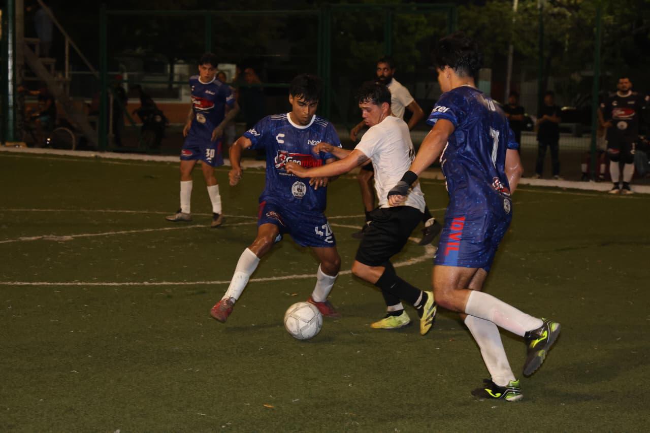 $!Aluminios El Pollo y Xomir FC reparten puntos en Torneo Intercanchas