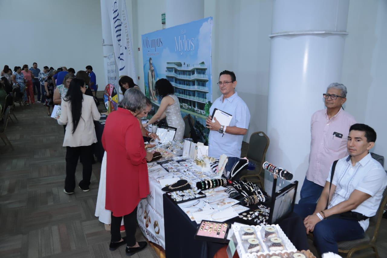 $!Celebra Comité de Damas de Cruz Roja Mazatlán desayuno de caridad para recaudar fondos