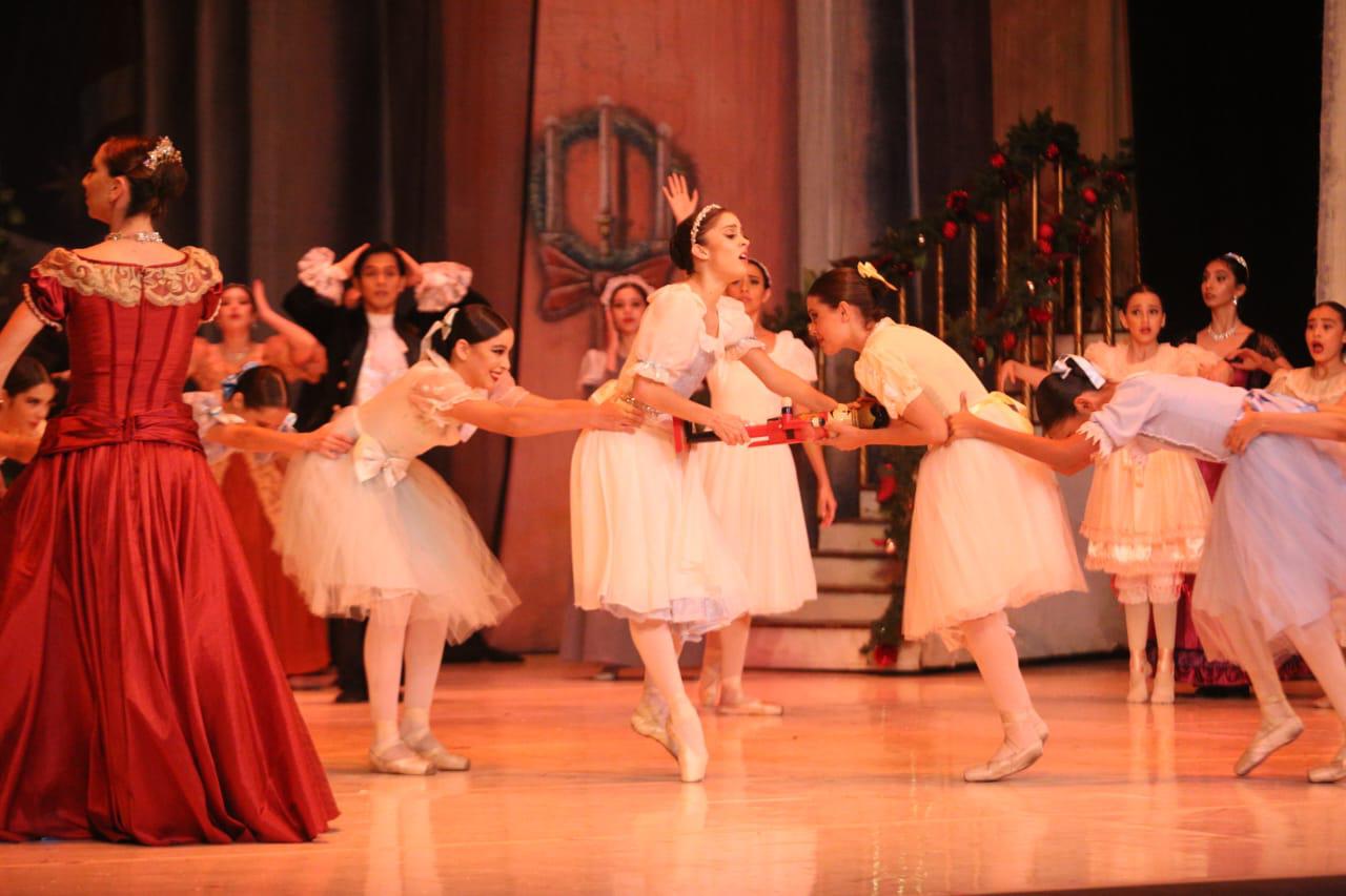 $!Llega la Navidad a Mazatlán con ‘El Cascanueces’, de Tchaikovsky