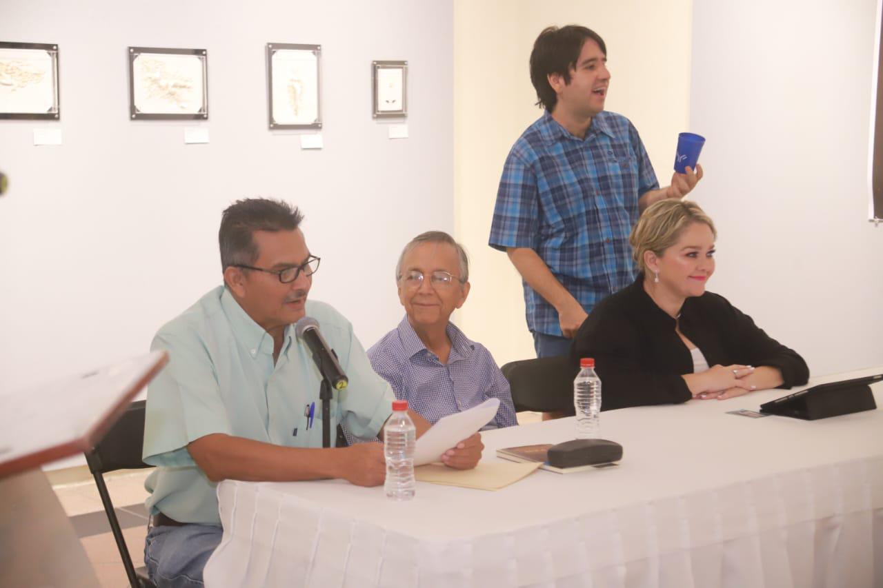 $!Presentan ‘La vida cotidiana de Fran’, libro de Arturo Santamaría Gómez y su hija Alessandra