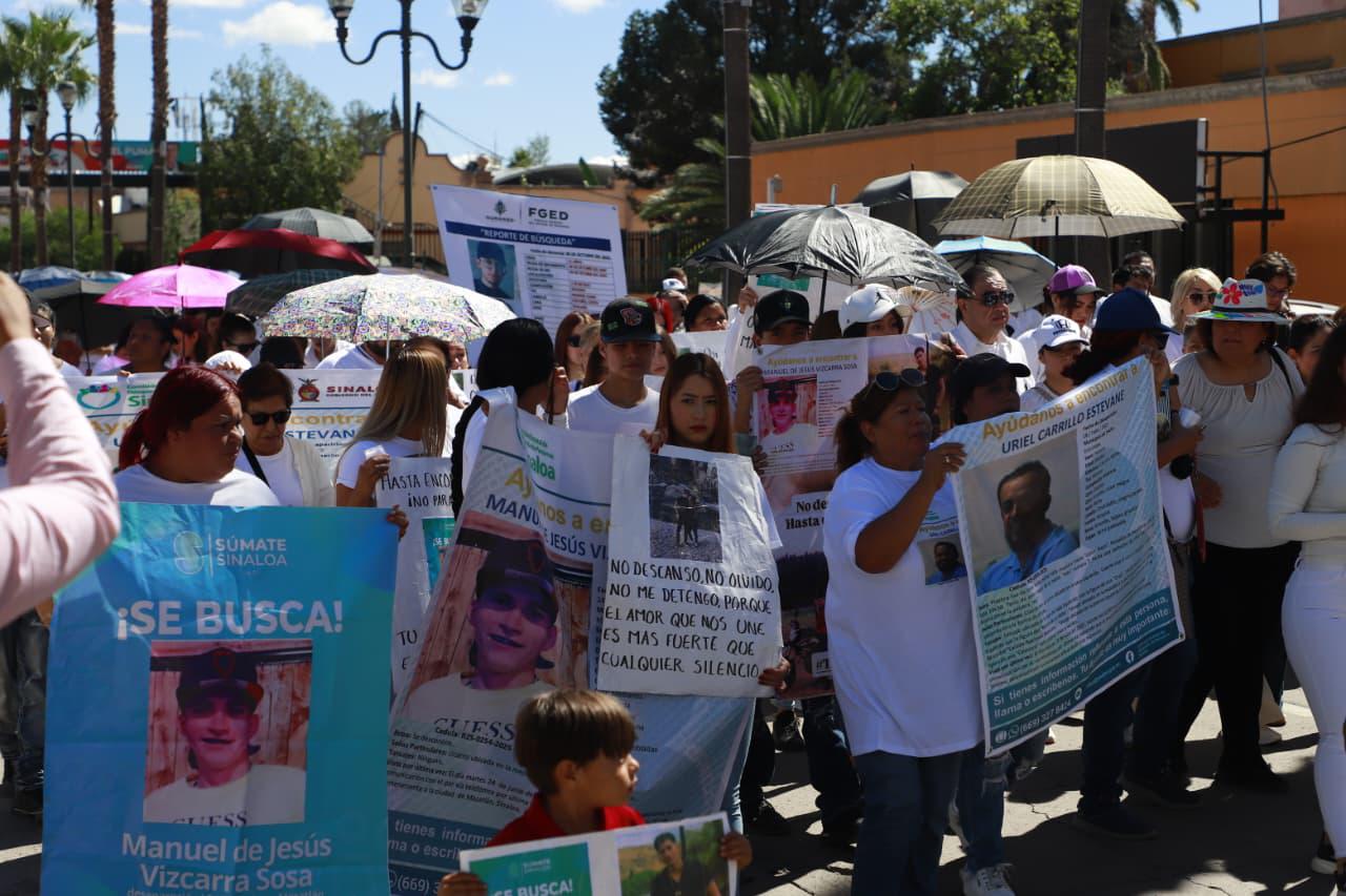 $!‘Durango lo vio crecer, Sinaloa nos los quitó’, gritan para exigir la localización de Carlos Emilio, desaparecido en Mazatlán