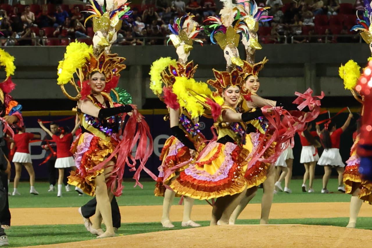 $!Mazatlán inaugura la temporada 2026-2027 de la LMP con una fiesta carnavalera en el Teodoro Mariscal