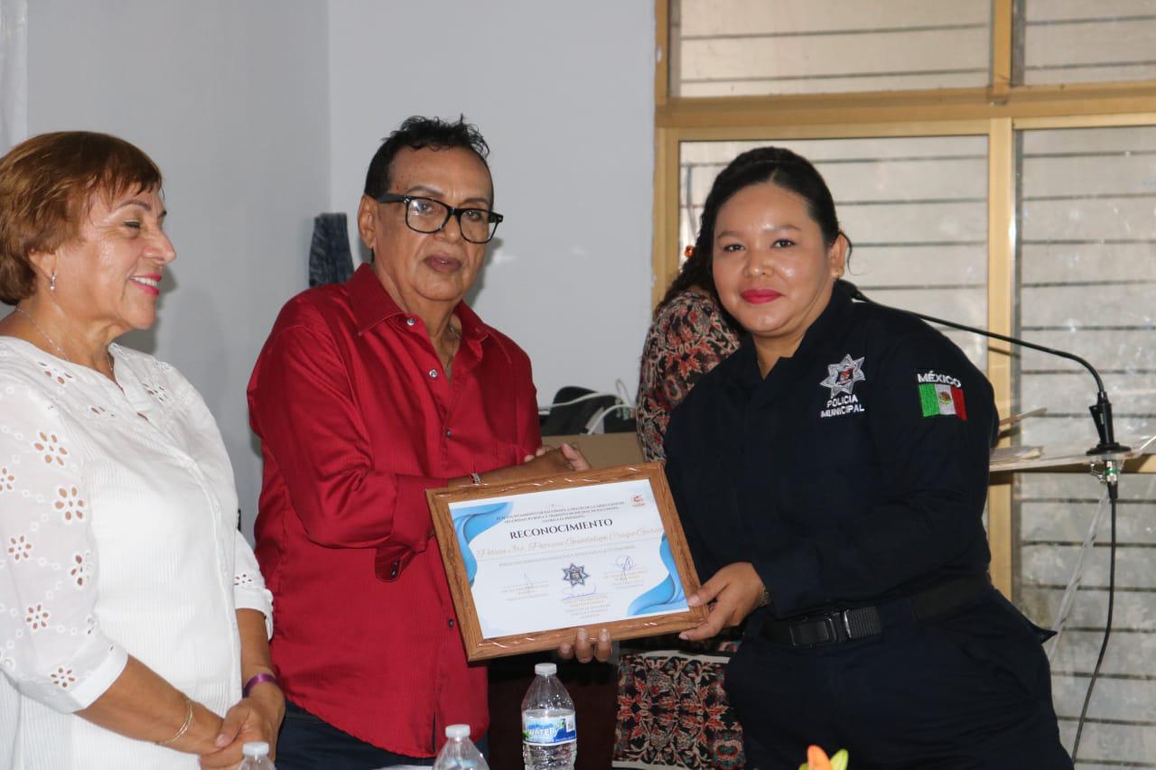 $!Celebran a policías de Escuinapa