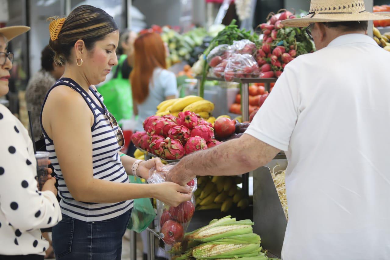 $!Esperan comerciantes que aumento de precios de canasta básica no afecten sus ventas