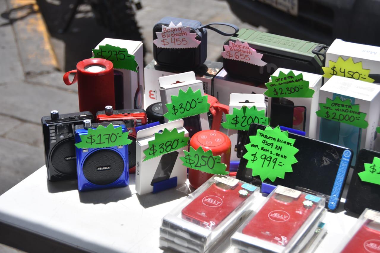 $!Listo el centro de Culiacán con venta de artículos previo al festejo del Día del Niño