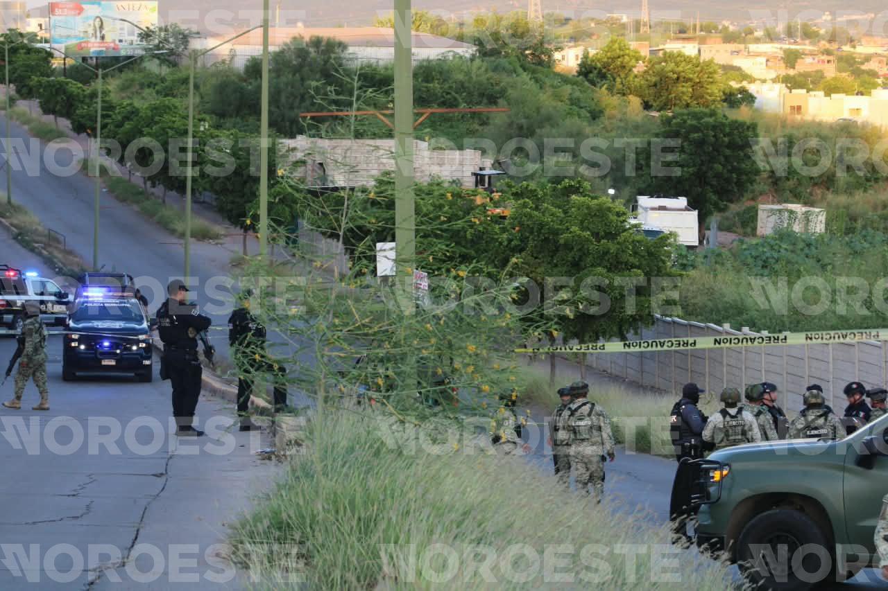 $!Hallan cuerpo decapitado acompañado de mensaje en San Isidro, en Culiacán