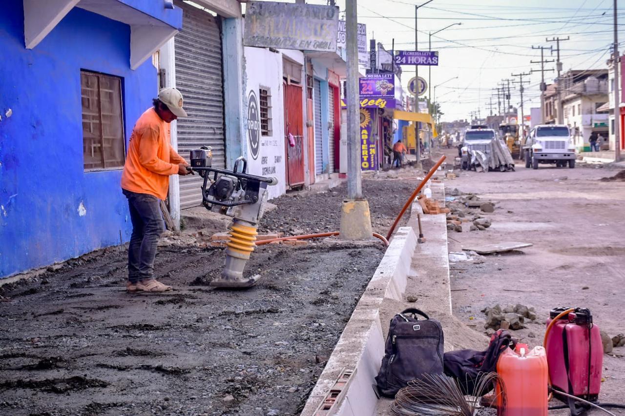 $!Supervisan Gobernador y Alcalde las obras de puente Colosio y la Avenida Insurgentes