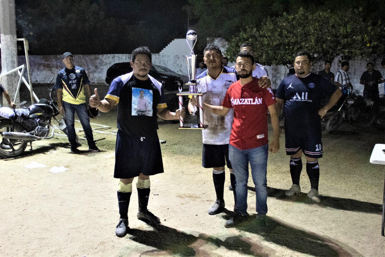 $!Gordi Buenos es bicampeón del futbol Pesos Pesados, en Escuinapa