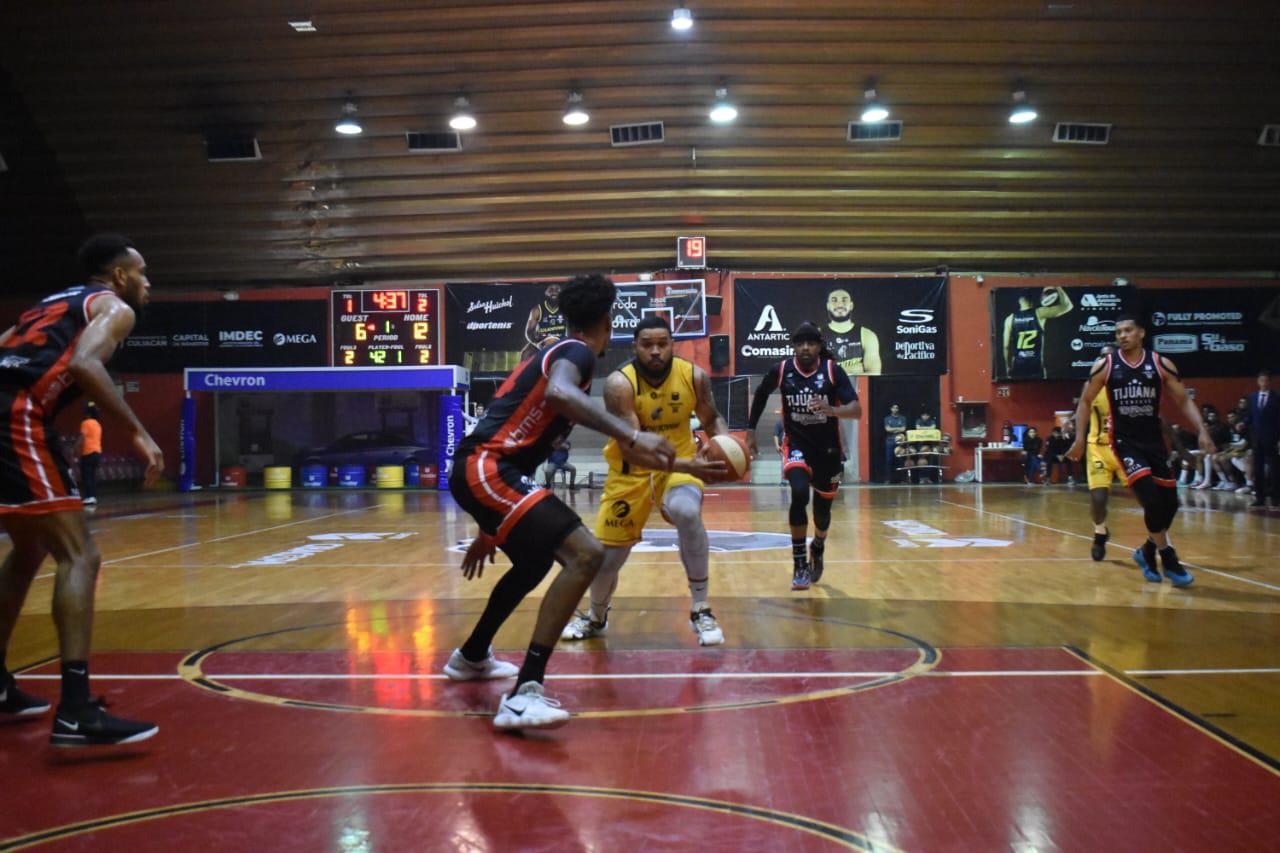 $!Caballeros de Culiacán sufre barrida en casa ante Zonkeys de Tijuana
