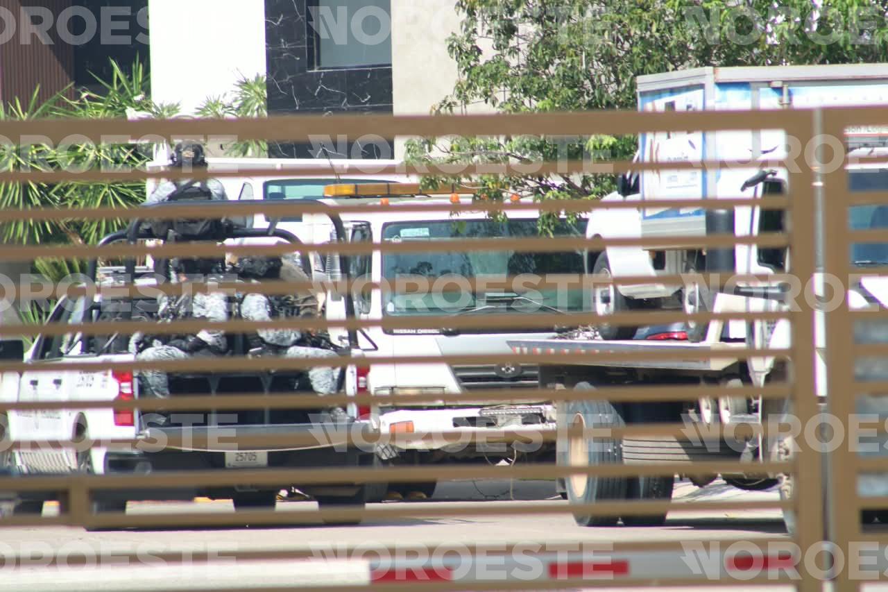 $!Grupo GOES de la Policía Estatal asegura dos casas tras cateo en Isla Musalá, en Culiacán