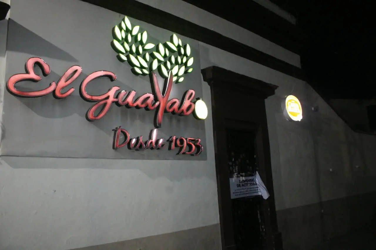 $!Clausuran autoridades bar en el Centro de Culiacán