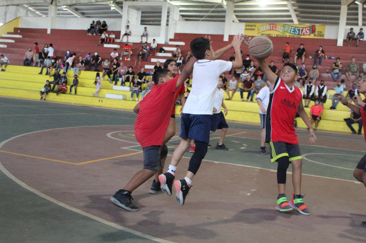 $!Colegio La Paz conquista el título del baloncesto Inter Primarias de Escuinapa