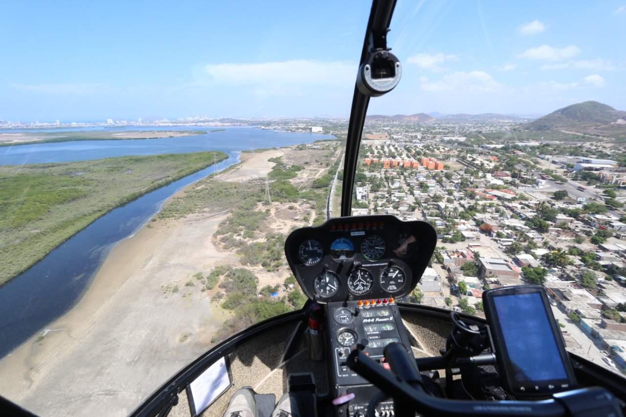 $!Martha Gabriela, una mujer de altos vuelos que pilotea un helicóptero en Mazatlán