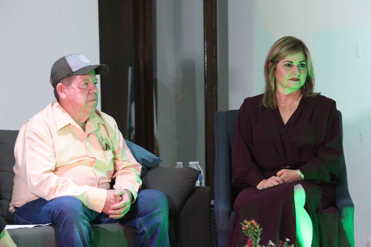 $!Comparten empresarias locales panel de Éxitos y Adversidades