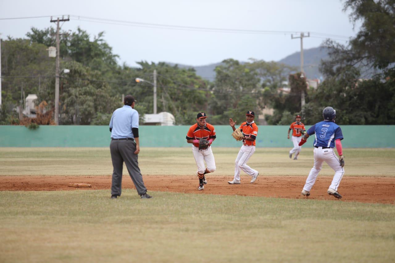 $!Toros de Acuña frena a Dodgers El Tiro en el Mazatlán Baseball Tournament 2021