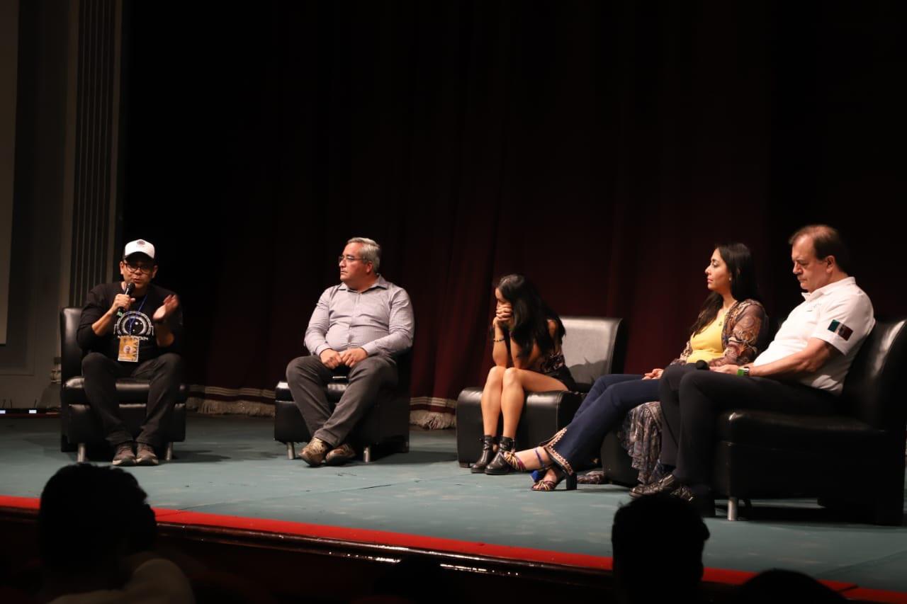 $!Llaman en conversatorio a disfrutar al máximo y sin temor el eclipse total de sol de este lunes