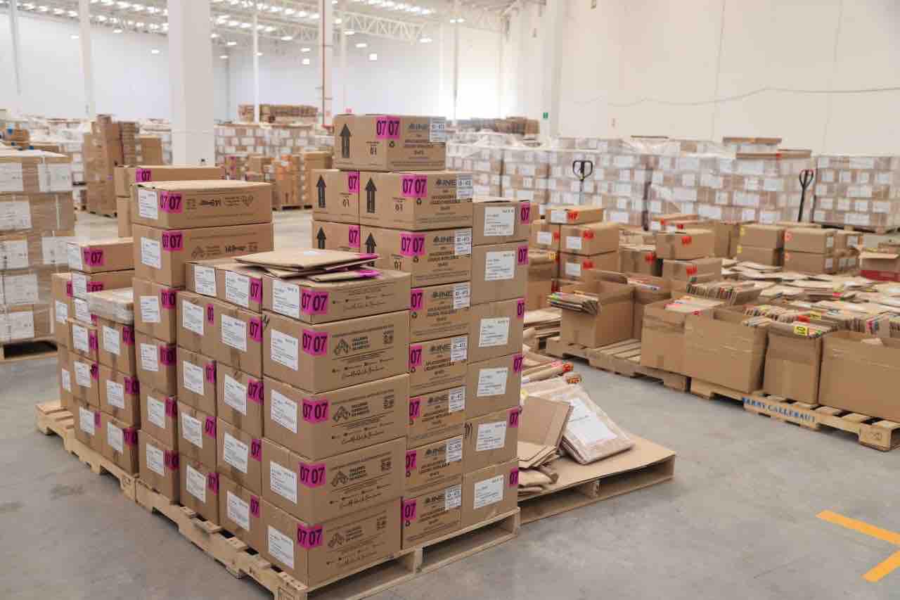 $!Inicia INE distribución de 317 millones de boletas electorales hacia todo el país