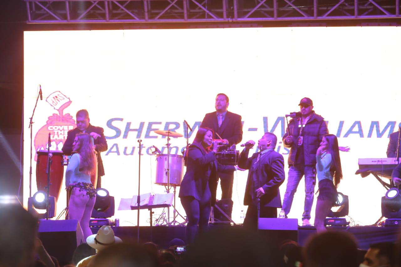 $!Arma La Sonora Dinamita un baile en Mazatlán