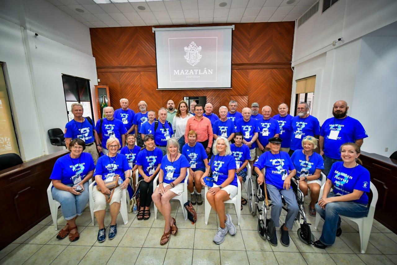 $!‘Ningún Alcalde de Mazatlán nos había preguntado sobre nuestras necesidades’: extranjeros voluntarios