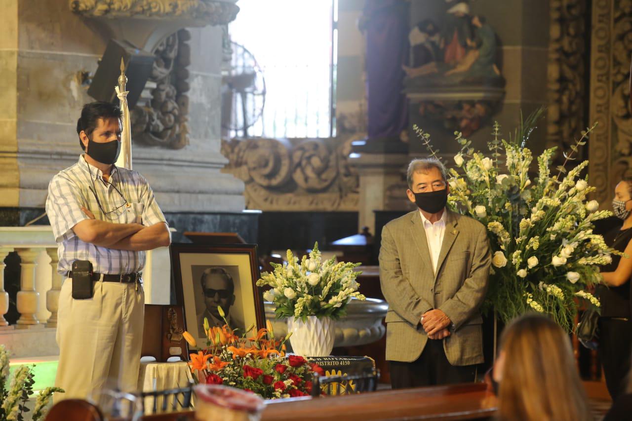 $!‘Nos quedamos huérfanos de ese ser maravilloso’, dicen en despedida de Mario Huerta