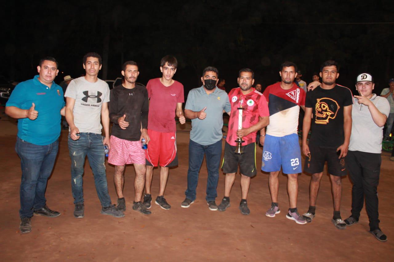 $!Culiacancito se corona en Torneo de Voleibol de Tercias Intersindicaturas