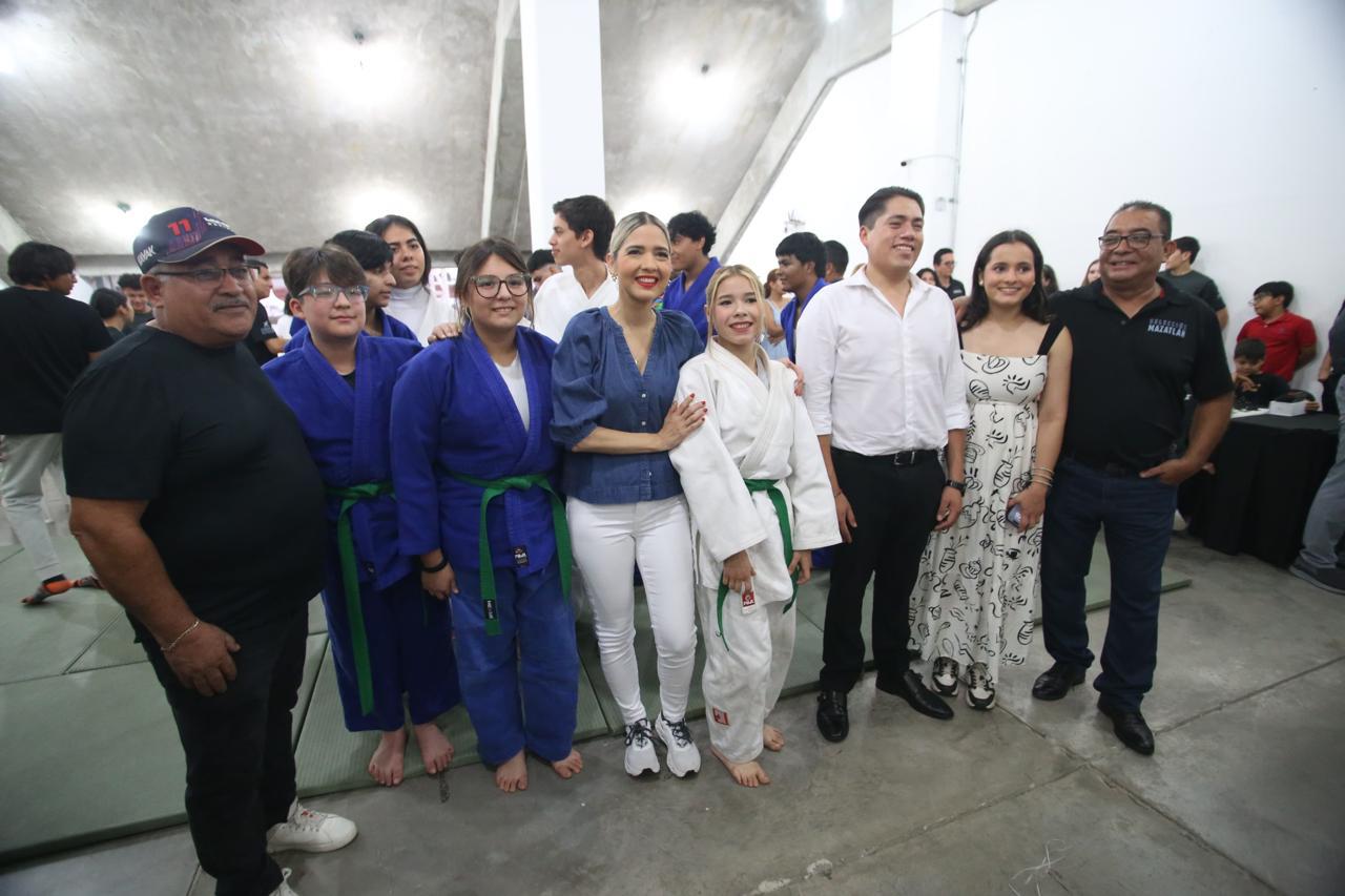 $!Entregan material deportivo en apoyo a más de 400 atletas mazatlecos