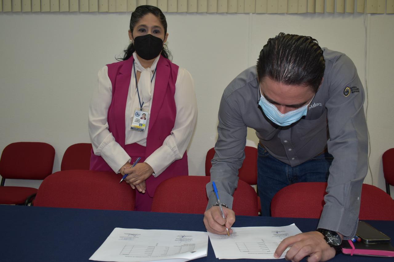$!Impulsa Inmuebles dona equipo de cómputo a Hospital General de Sinaloa