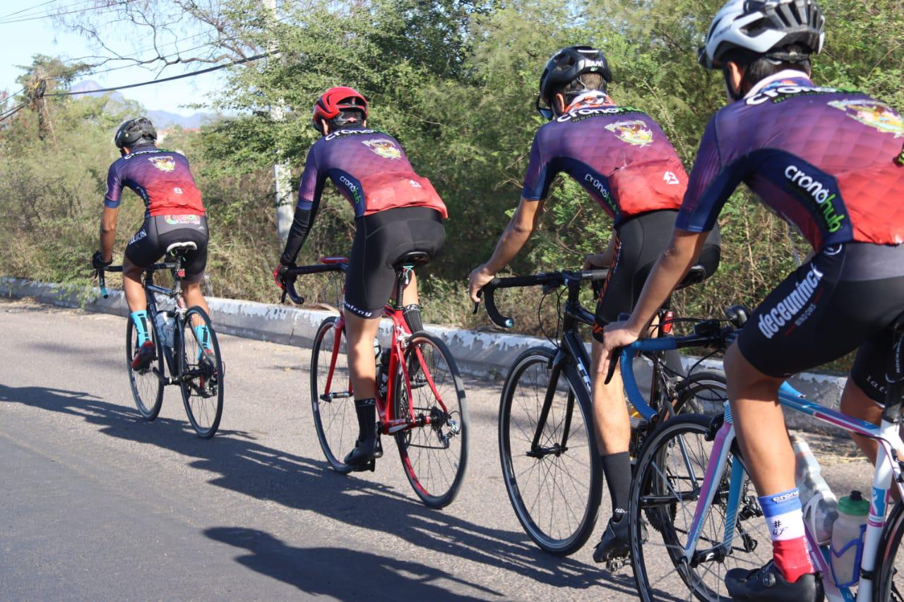 $!Ciclistas de la UAS se alistan para la carrera Gran Fondo Surutato 2022