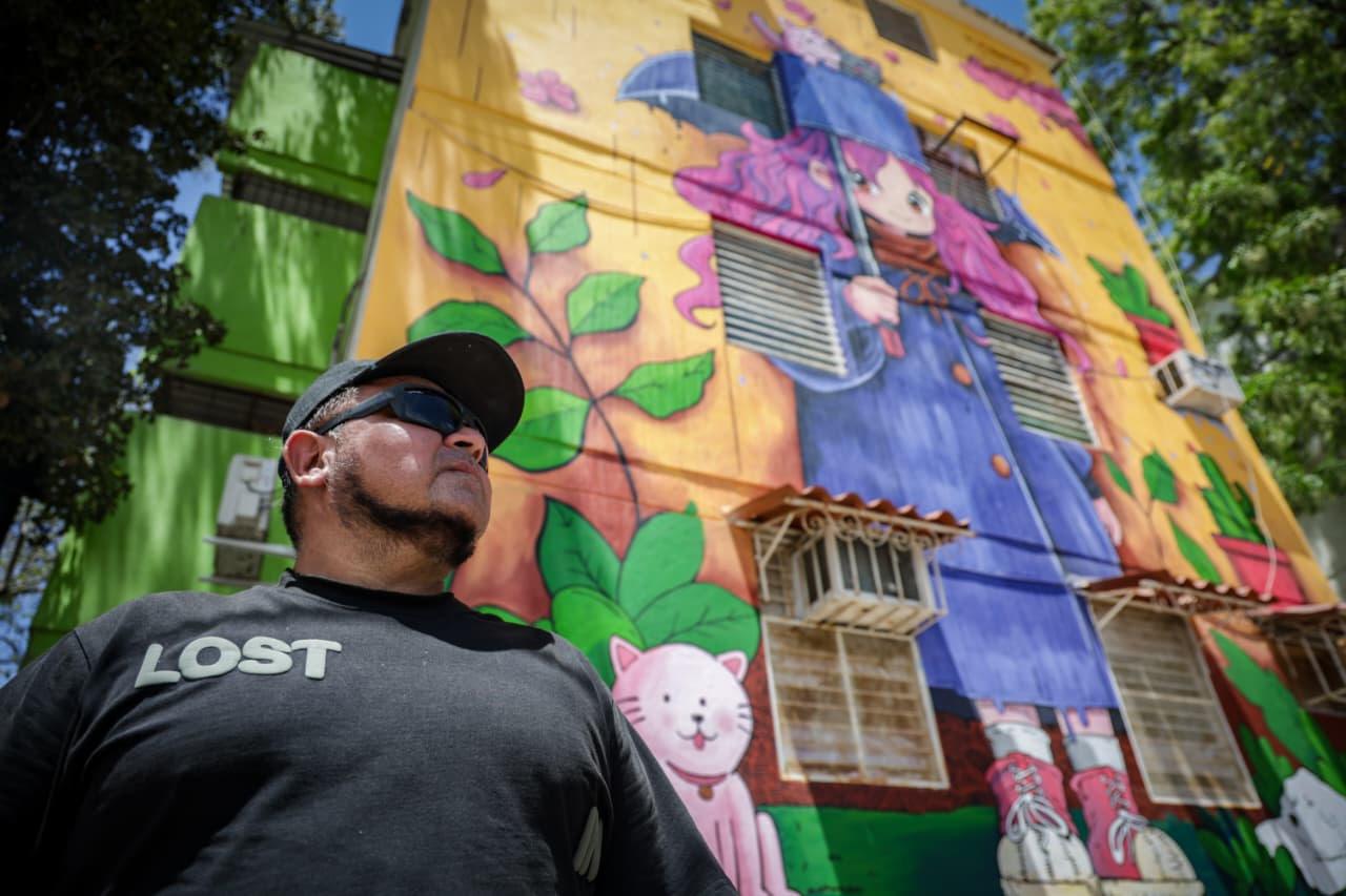 $!El arte de Gustavo Leal y la asociación Suma que transforma el entorno escolar en Culiacán