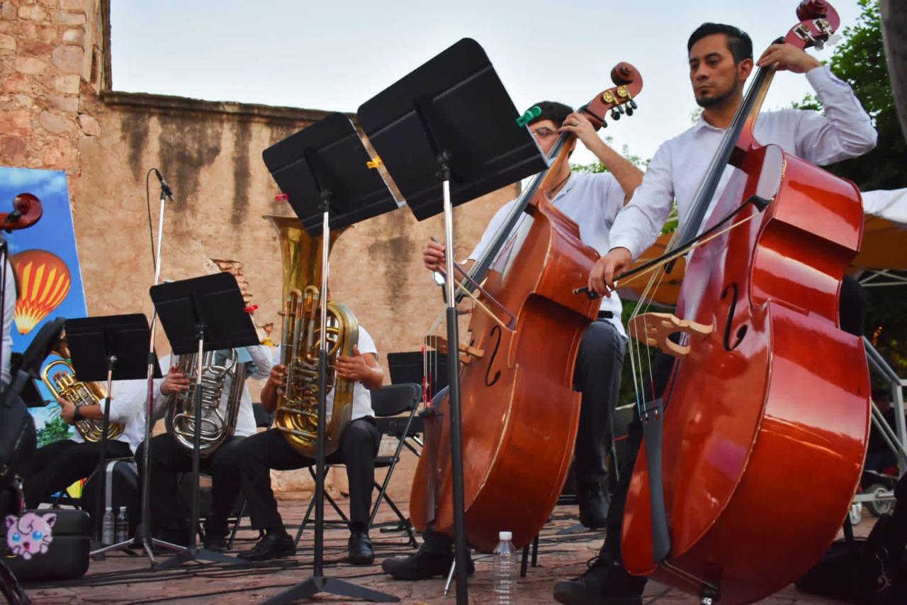 $!Ovacionan a la Banda Sinfónica Juvenil del Isic en concierto por festejos de la fundación de Mocorito