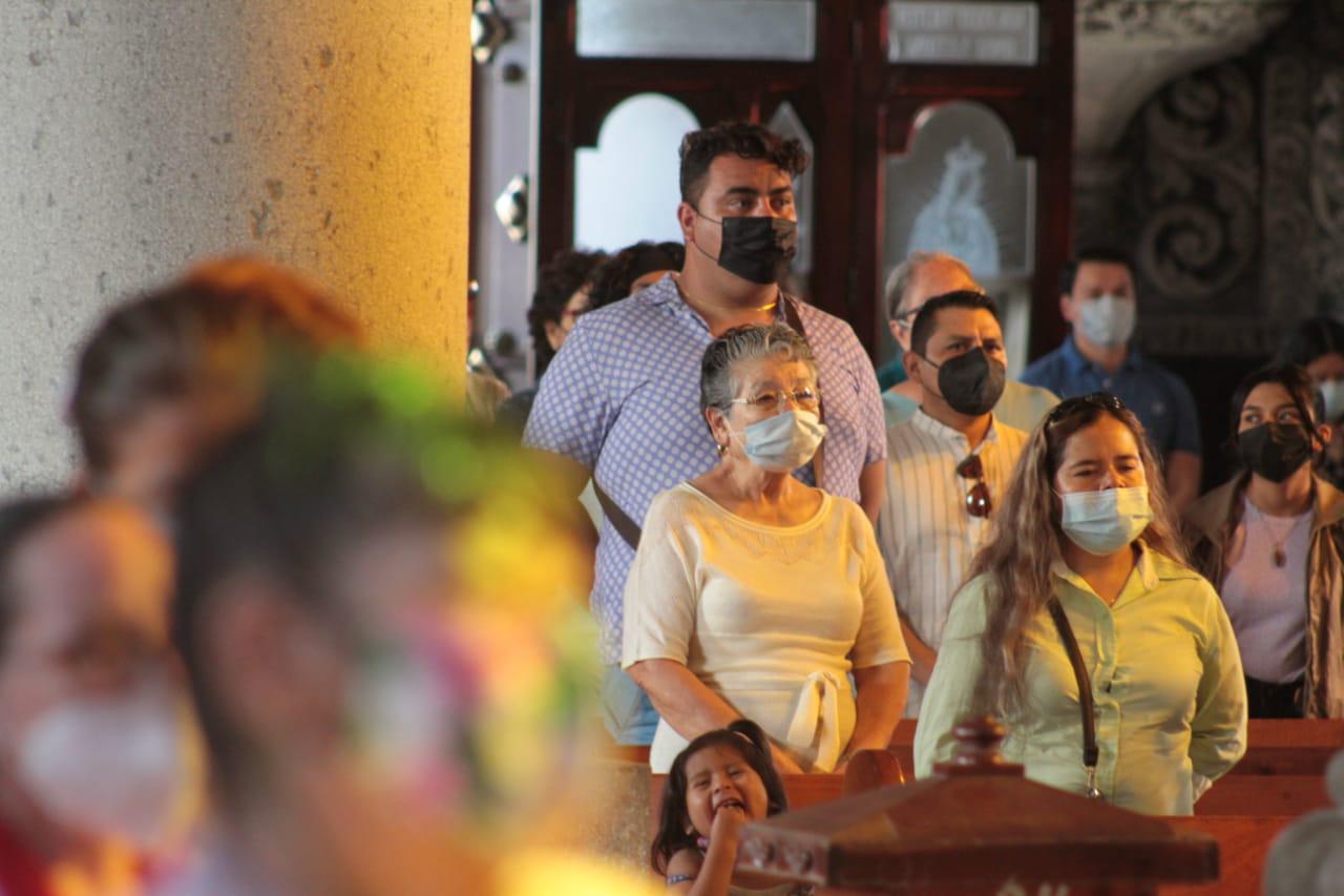 $!En Mazatlán oran porque Dios proteja a los enfermos de Covid y por la paz en Ucrania