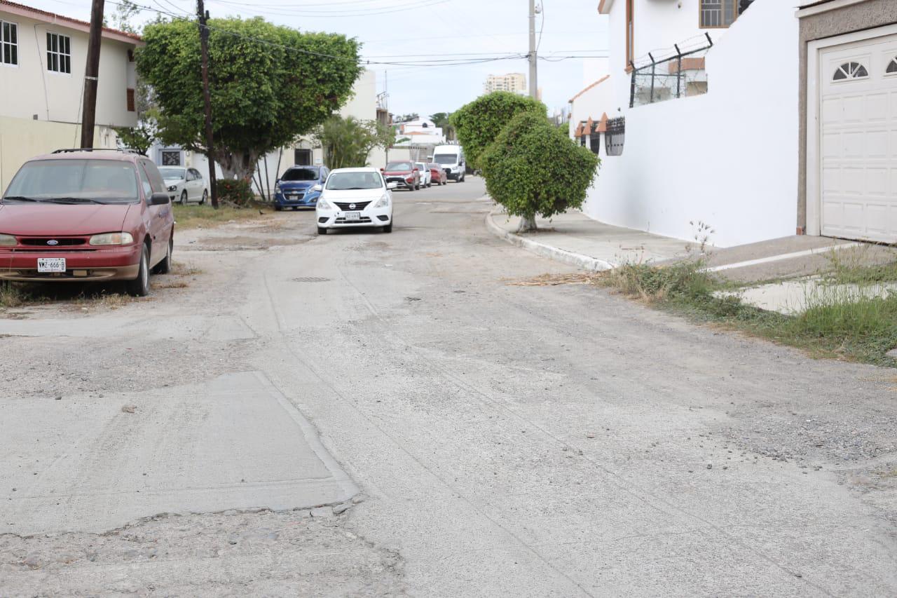 $!Están en mal estado calles de fraccionamientos Lomas de Mazatlán y Sábalo Country