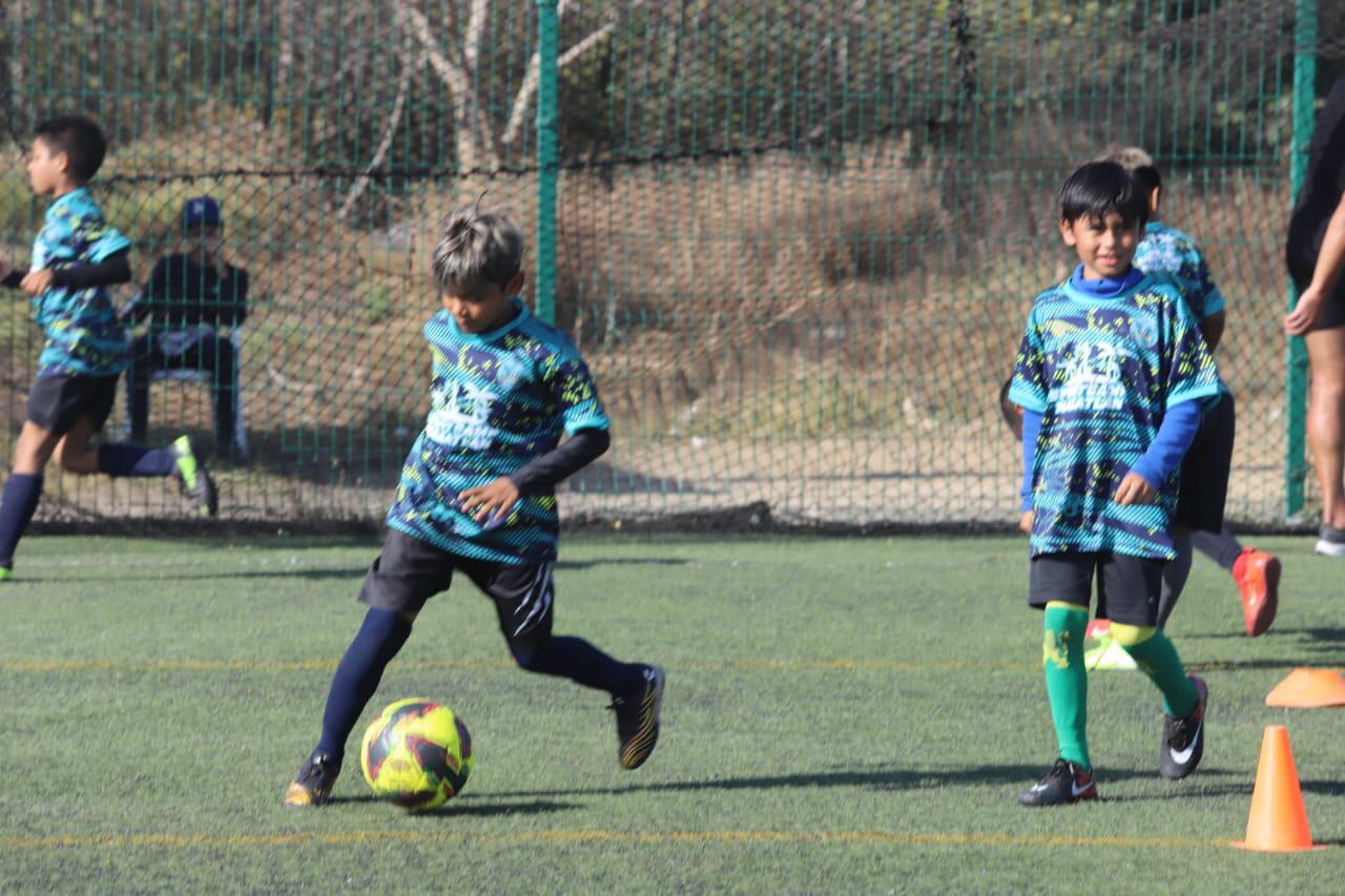 $!Sport Camp Mazatlán impulsa talentos con ex futbolistas y visores profesionales