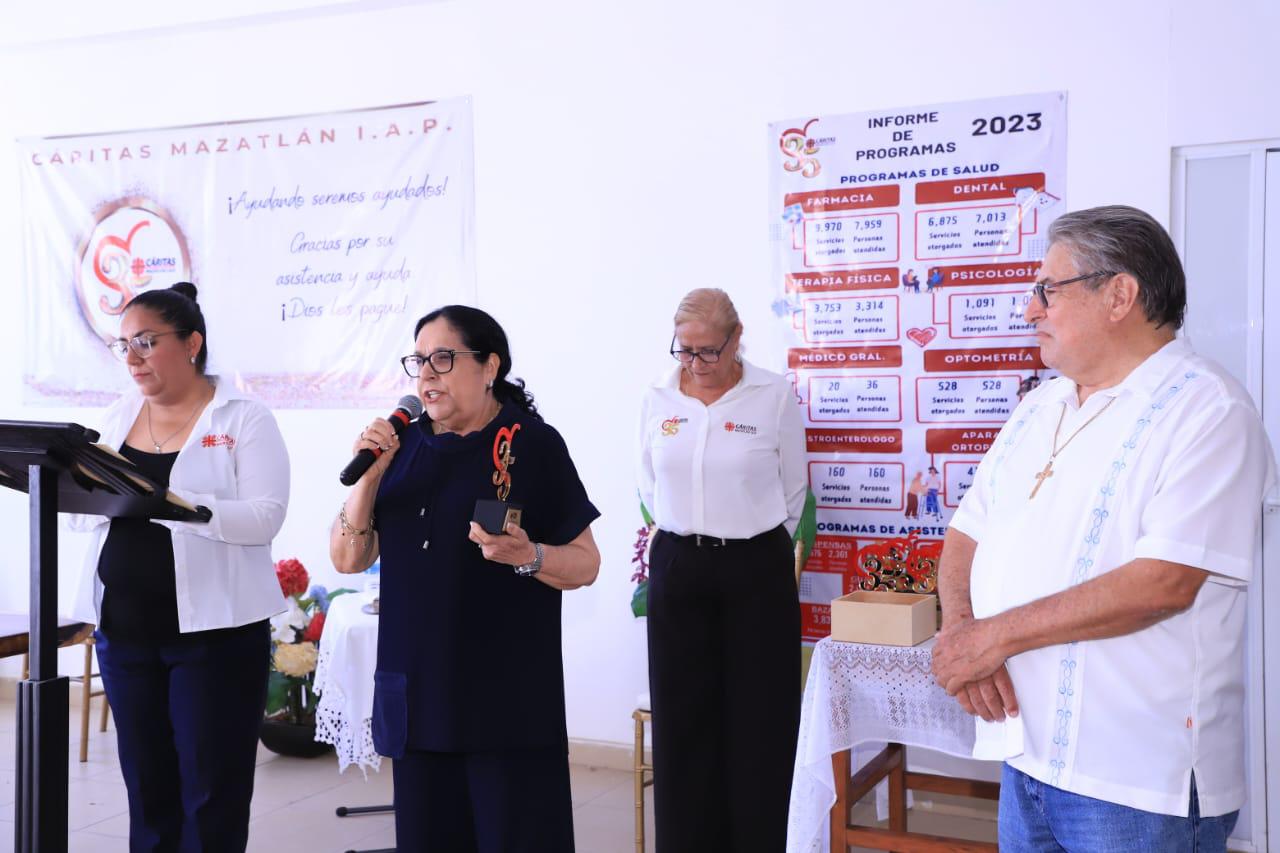 $!Celebran con ceremonia, reconocimientos y comida los 35 años de la fundación de Cáritas Mazatlán