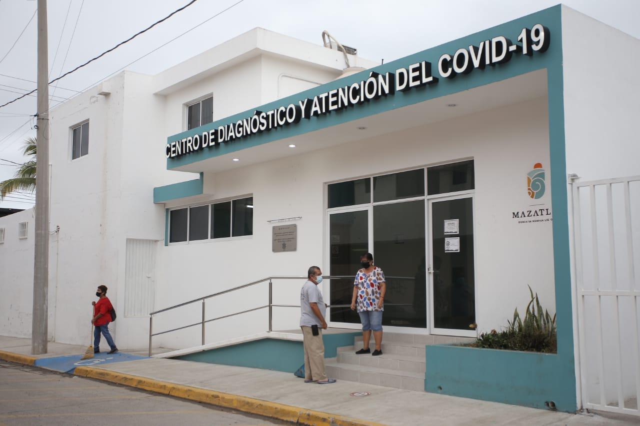 $!Director del IMSS Mazatlán rechaza saturación de pacientes con Covid-19