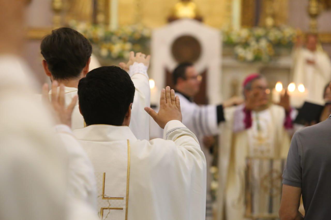 $!Llama Obispo de Culiacán a sacerdotes a servir con fidelidad y cercanía durante la Misa Crismal