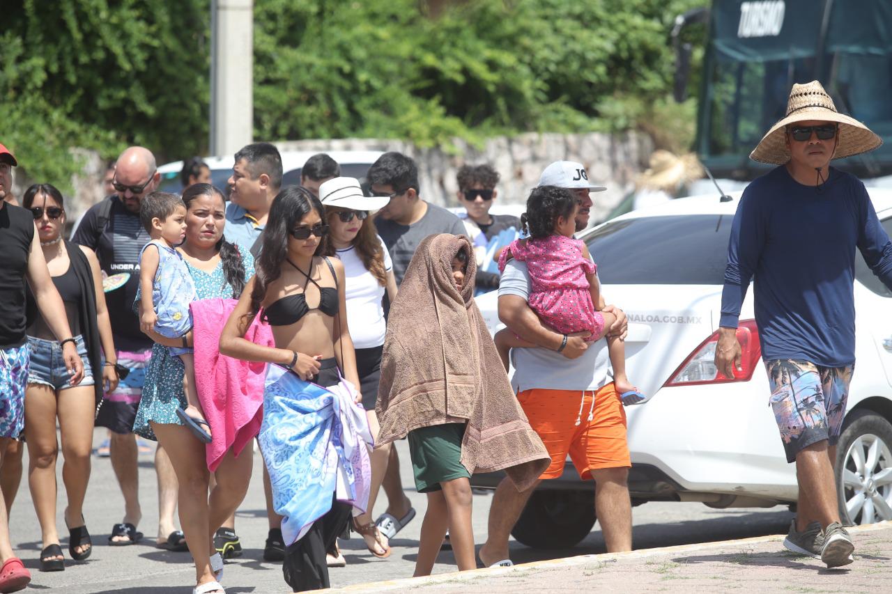 $!Vive Mazatlán sábado caluroso, pero muy movido por turismo